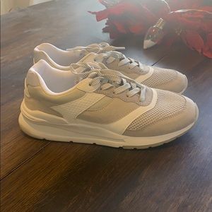 Women’s hm sneakers